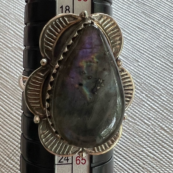 Purple Labradorite ring - Picture 2 of 5